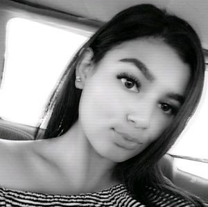 Meet your Posher, Noemy